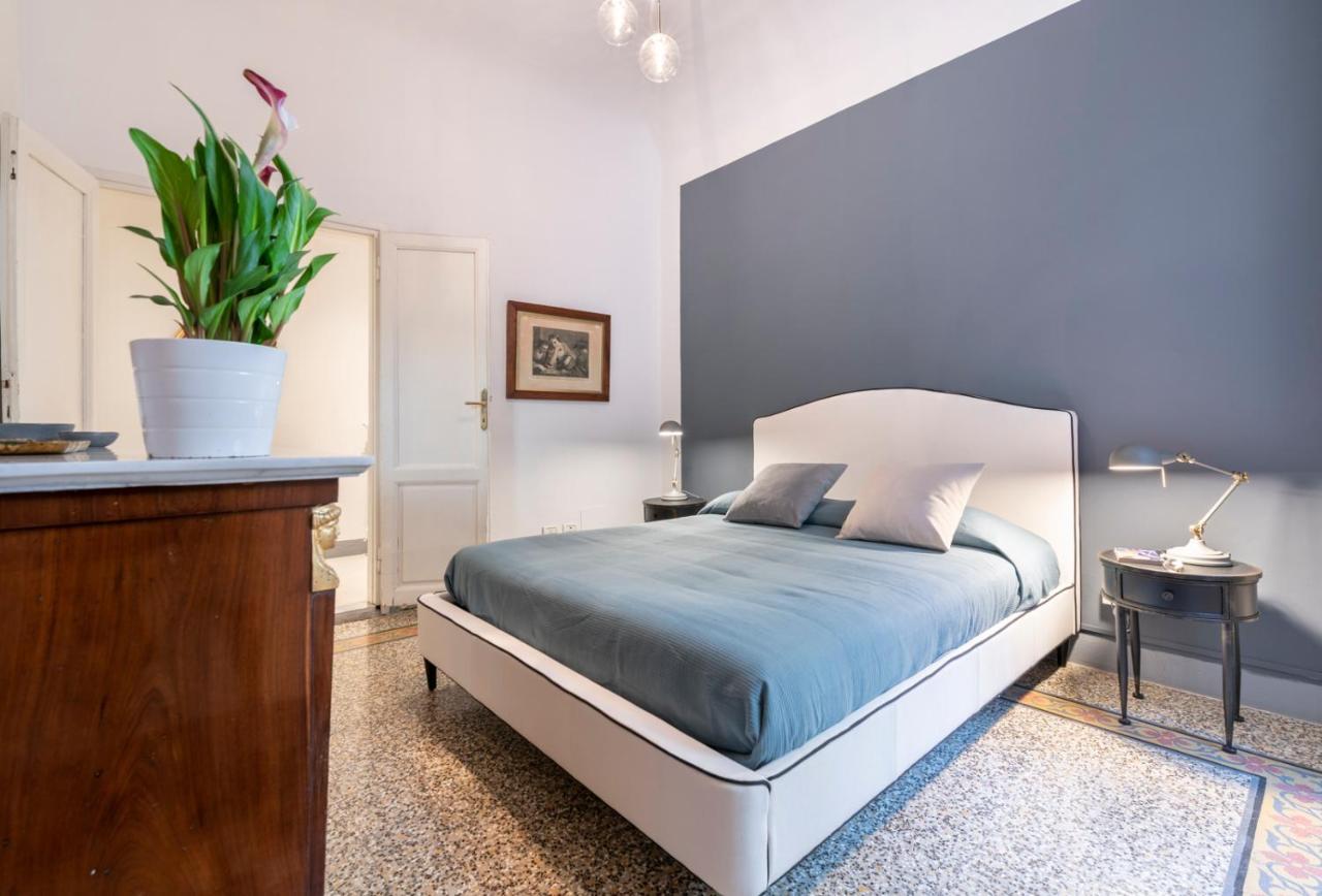 Dimora D'Azeglio With Private Patio Lägenhet Florens Exteriör bild